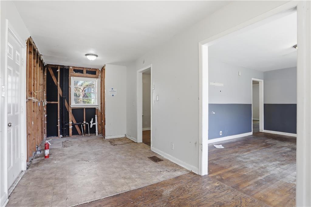 256 Silver Springs Circle Southwest Atlanta, GA 30310 - Photo 12 of 27