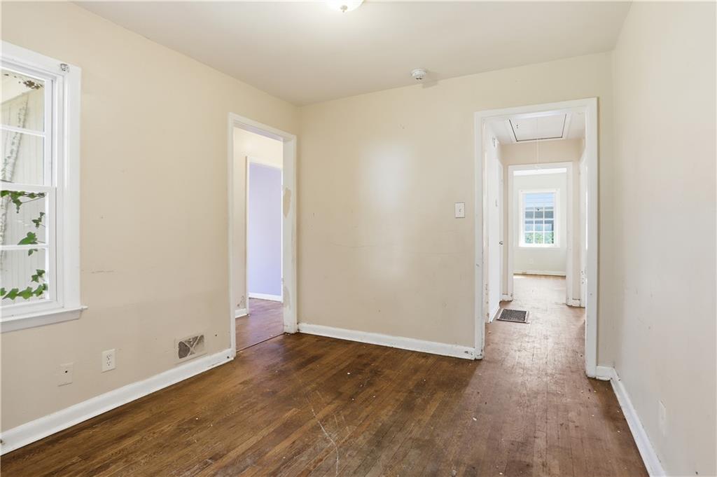 256 Silver Springs Circle Southwest Atlanta, GA 30310 - Photo 14 of 27