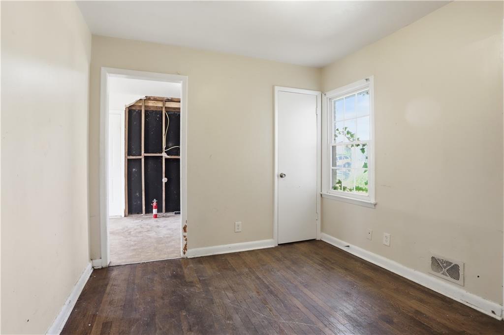 256 Silver Springs Circle Southwest Atlanta, GA 30310 - Photo 15 of 27