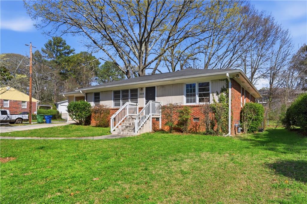 256 Silver Springs Circle Southwest Atlanta, GA 30310 - Photo 3 of 27