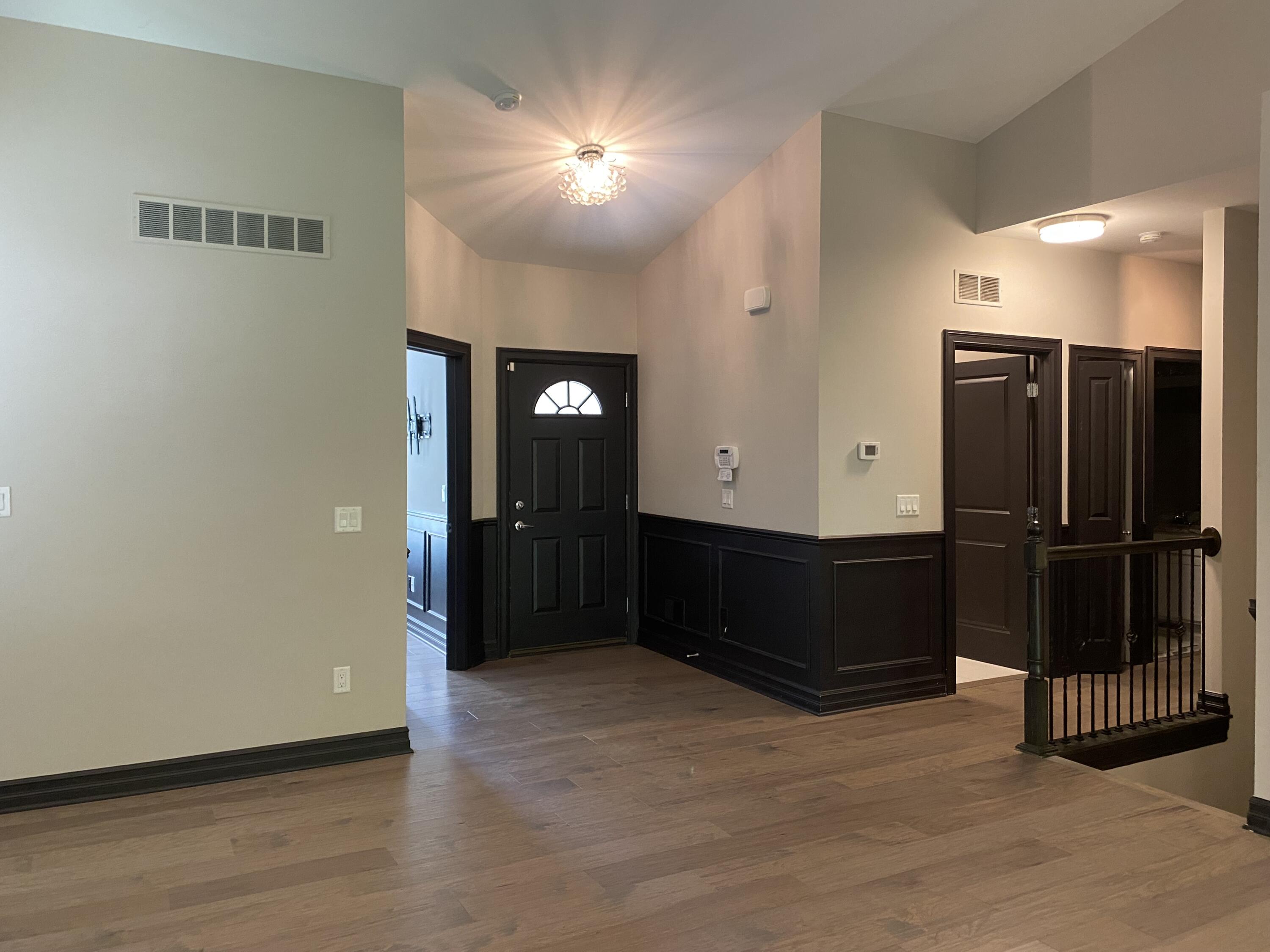 9915 Wayne Road Livonia, MI 48150 - Photo 11 of 38 IMG_2716