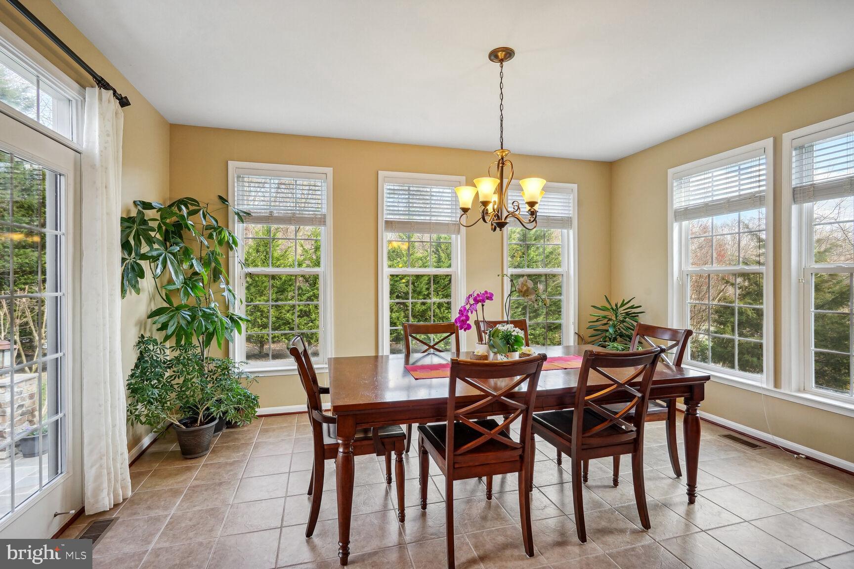 9323 Castle Hill Road Springfield, VA 22153 - Photo 11 of 66 Sunroom Bumpout