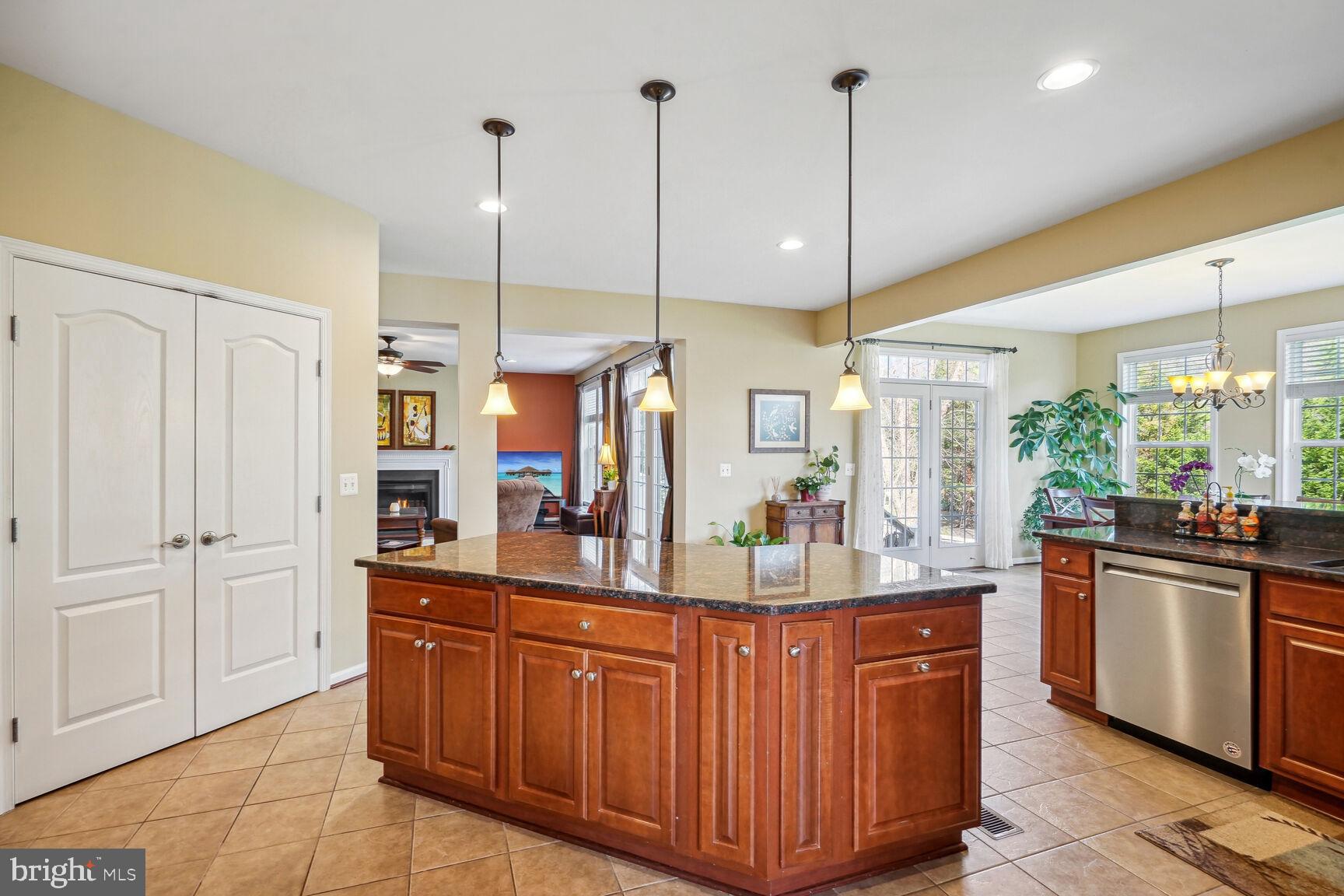 9323 Castle Hill Road Springfield, VA 22153 - Photo 13 of 66 Kitchen to Morning Rm