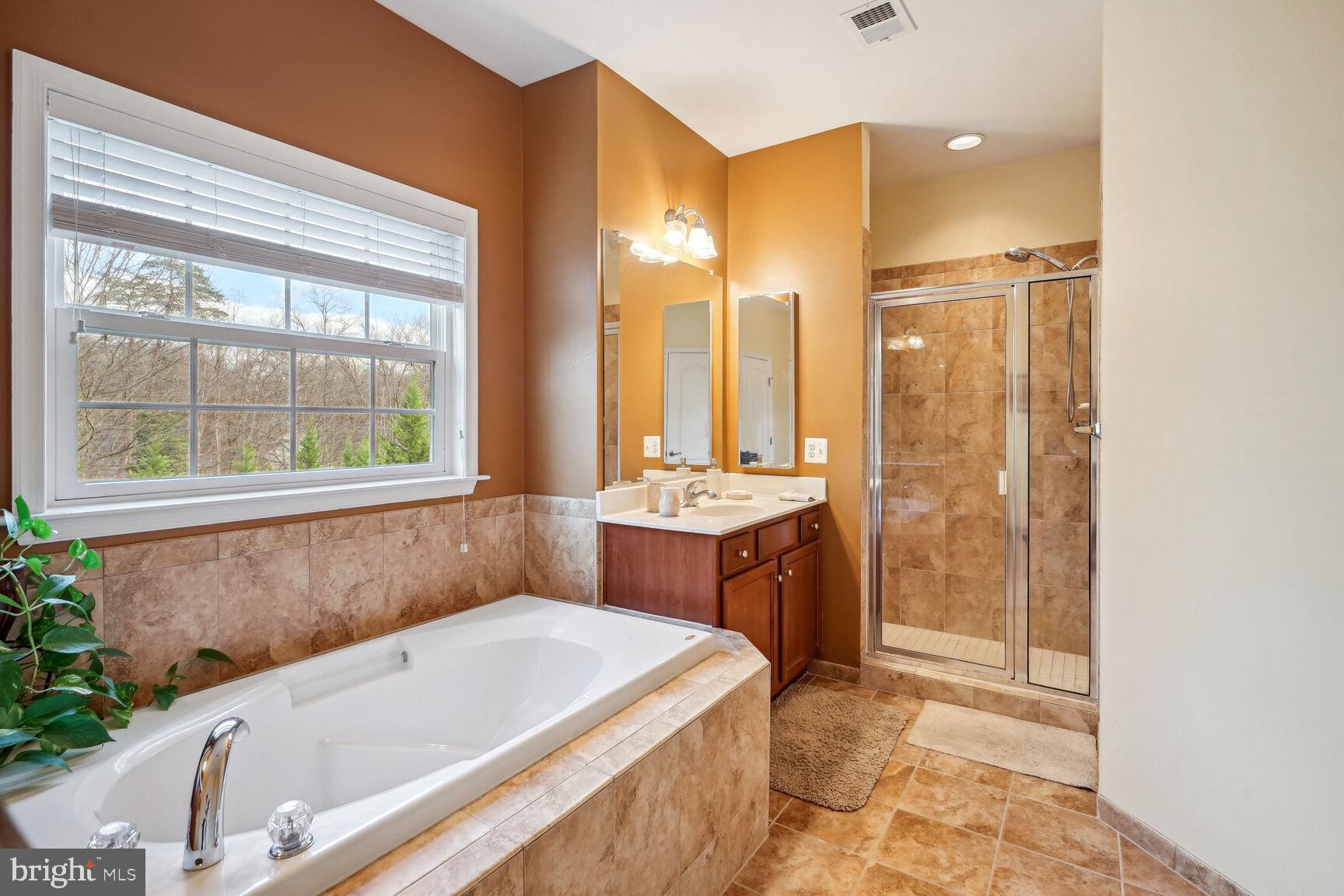 9323 Castle Hill Road Springfield, VA 22153 - Photo 25 of 66 Primary Bath