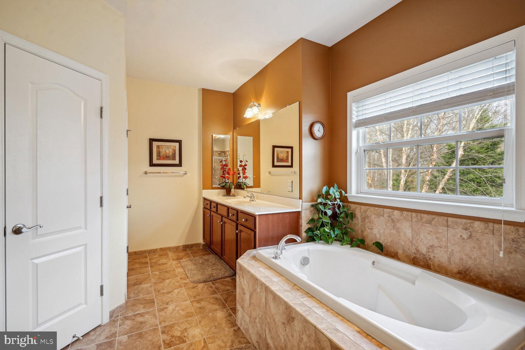 9323 Castle Hill Road Springfield, VA 22153 - Photo 26 of 66 Double Vanities