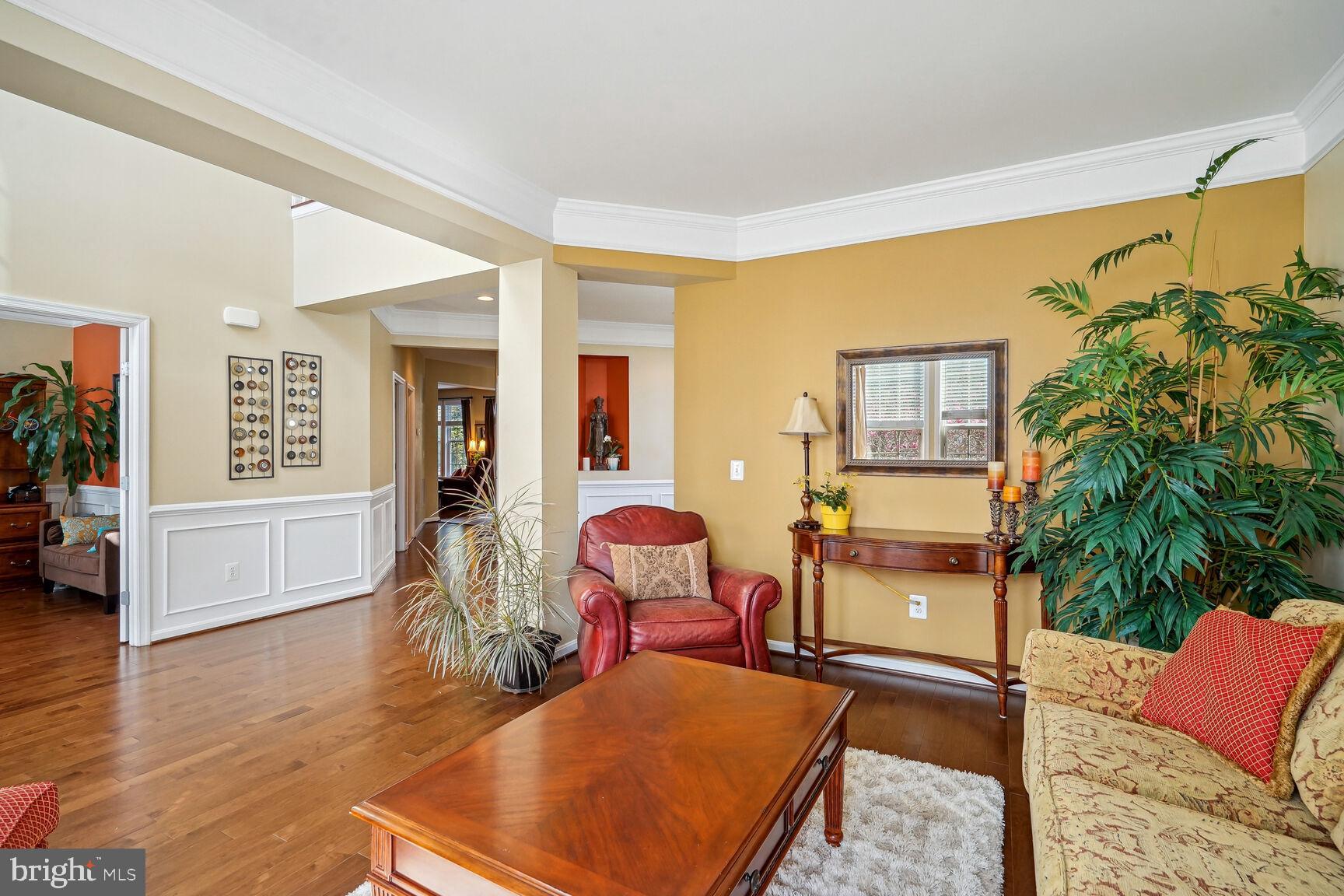 9323 Castle Hill Road Springfield, VA 22153 - Photo 4 of 66 2 Story Foyer