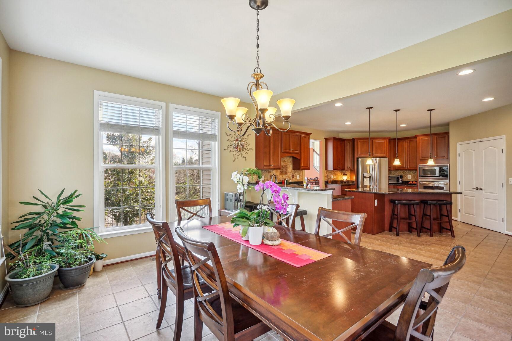 9323 Castle Hill Road Springfield, VA 22153 - Photo 9 of 66 Morning Room