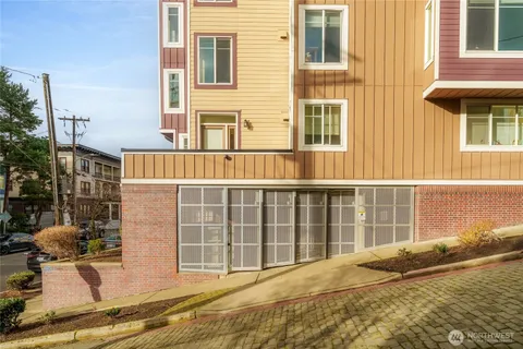 $365,000 | 124 Bellevue Avenue East, Unit 206, Seattle, WA 98102