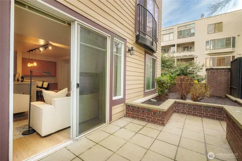 $365,000 | 124 Bellevue Avenue East, Unit 206, Seattle, WA 98102
