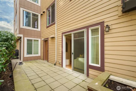 $365,000 | 124 Bellevue Avenue East, Unit 206, Seattle, WA 98102