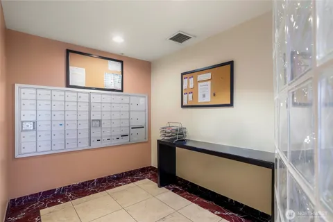 $365,000 | 124 Bellevue Avenue East, Unit 206, Seattle, WA 98102