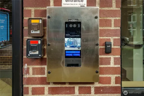 $365,000 | 124 Bellevue Avenue East, Unit 206, Seattle, WA 98102