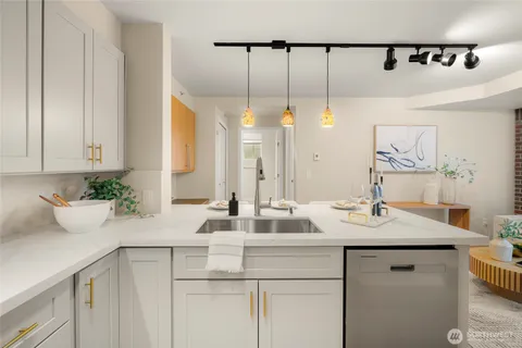 $365,000 | 124 Bellevue Avenue East, Unit 206, Seattle, WA 98102