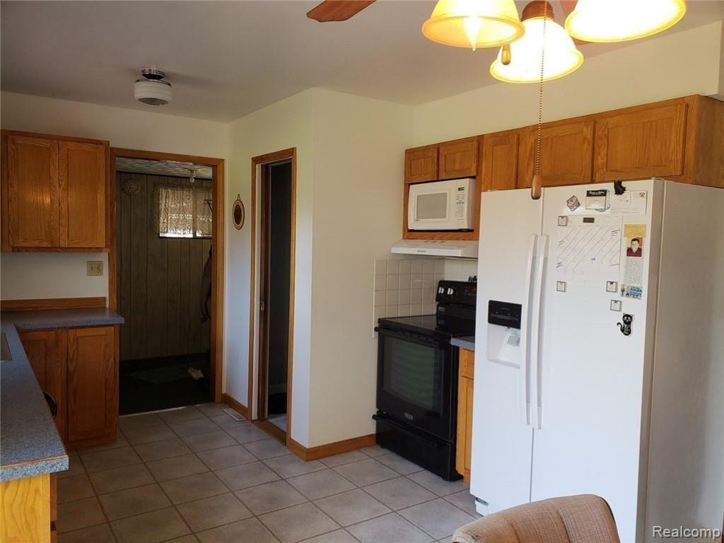 13128 North Clio Road Clio, MI 48420 - Photo 4 of 19 4.jpg