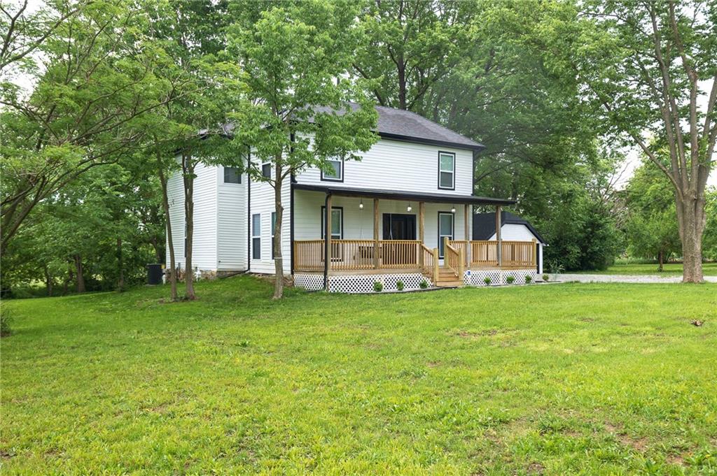 21195 South Woodland Road Spring Hill, KS 66083 - Photo 6 of 41