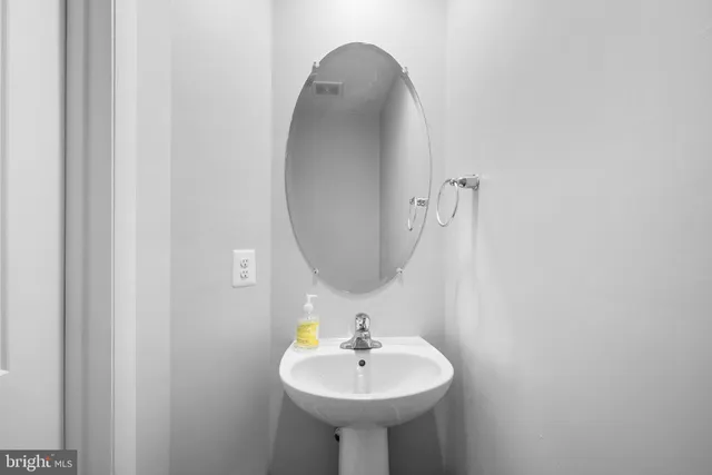 $3,600 | 5736 45th Avenue, Riverdale, MD 20737