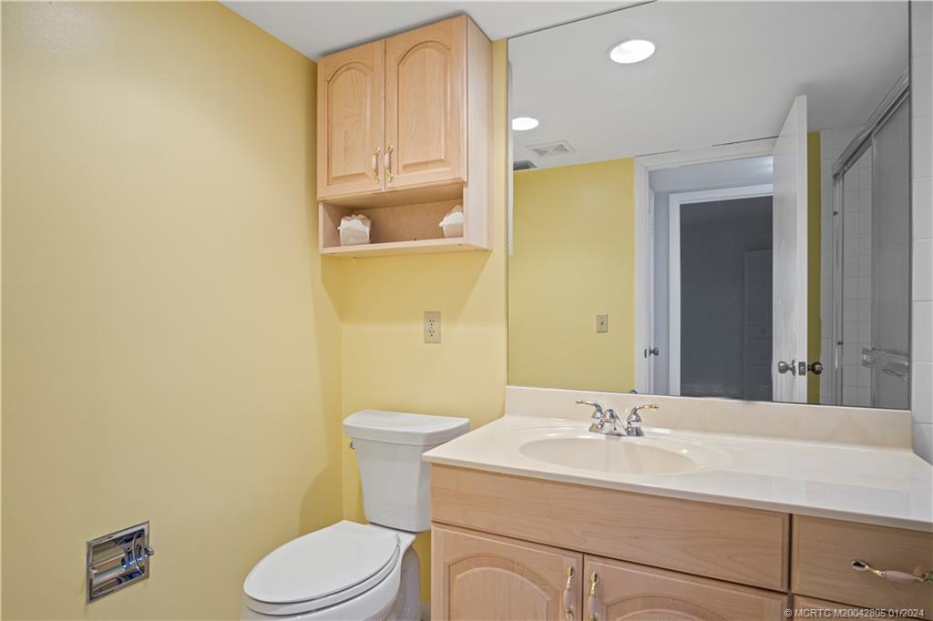 1868 Southwest Palm City Road, Unit 104 Stuart, FL 34994 - Photo 19 of 31 Second bathroom