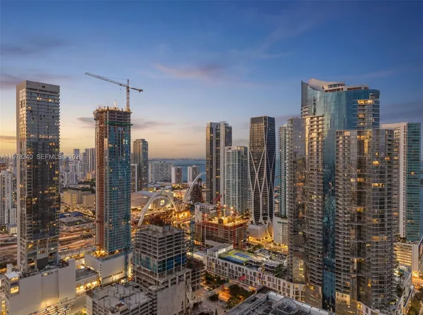 $9,750 | 851 Northeast 1st Avenue, Unit 1101, Miami, FL 33132