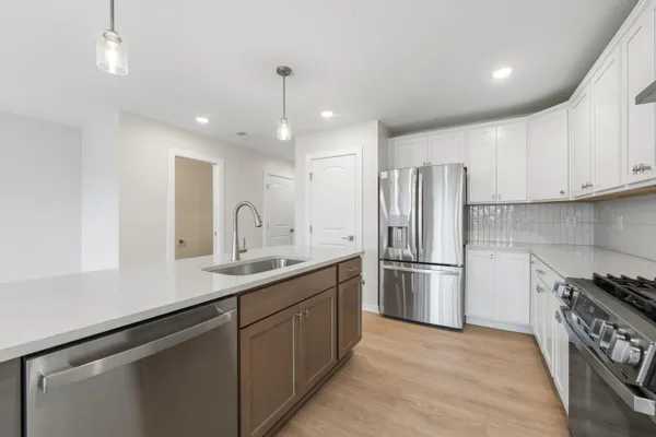 $385,000 | 908 Indiana Avenue, Unit 11, South Haven, MI 49090