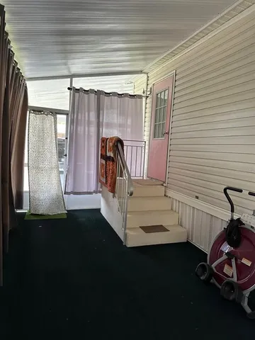 a view of entryway with a window