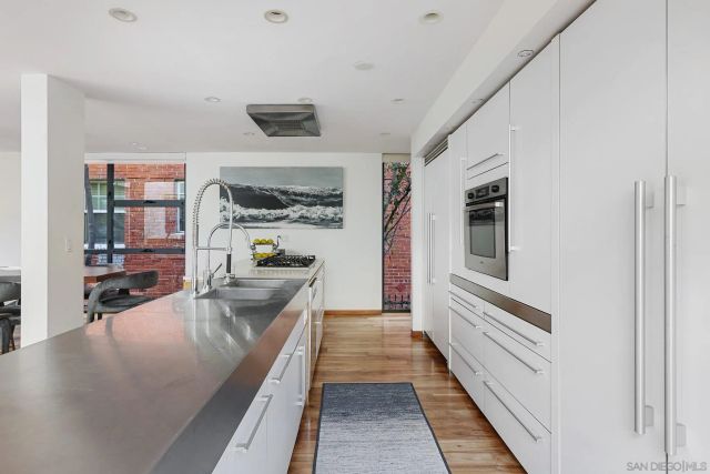 a close view of sink and tap