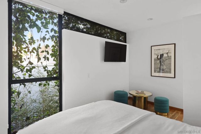 a view of entryway and hall