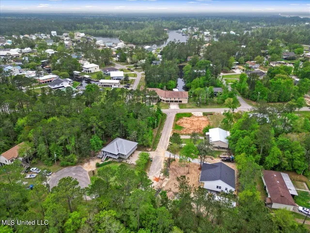 $324,000 | 6015 Choctaw Place, Kiln, MS 39556