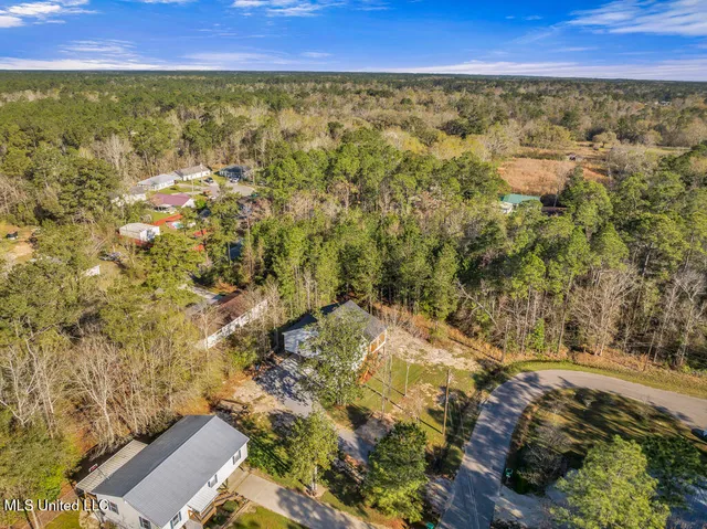 $324,000 | 6015 Choctaw Place, Kiln, MS 39556