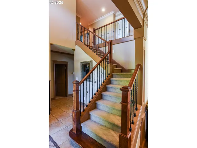 $899,900 | 6107 Northeast Erin Way, Vancouver, WA 98686