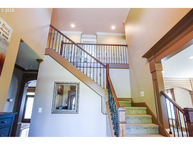 $899,900 | 6107 Northeast Erin Way, Vancouver, WA 98686