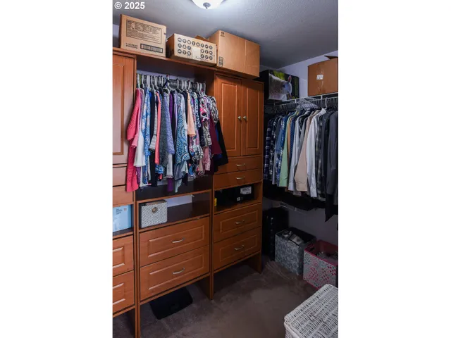 $899,900 | 6107 Northeast Erin Way, Vancouver, WA 98686