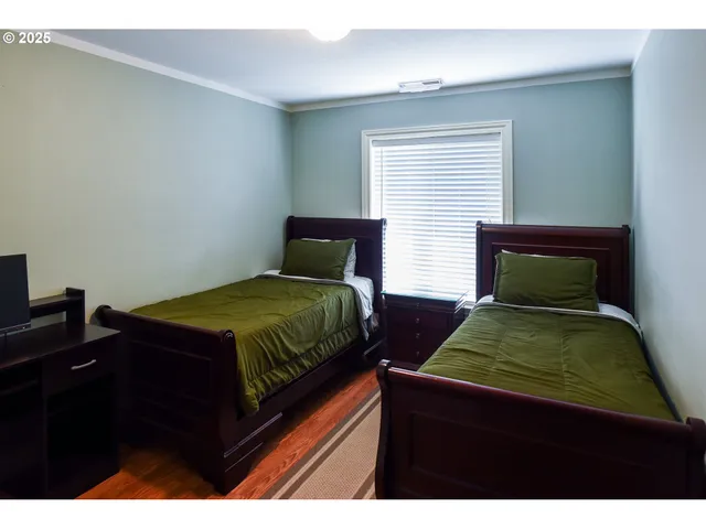 $899,900 | 6107 Northeast Erin Way, Vancouver, WA 98686