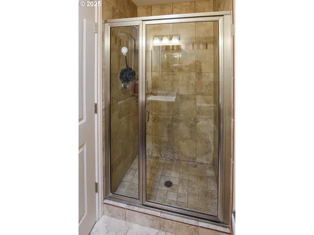 $899,900 | 6107 Northeast Erin Way, Vancouver, WA 98686