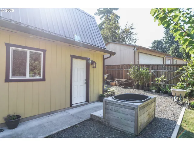 $899,900 | 6107 Northeast Erin Way, Vancouver, WA 98686