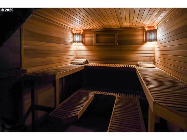 $899,900 | 6107 Northeast Erin Way, Vancouver, WA 98686