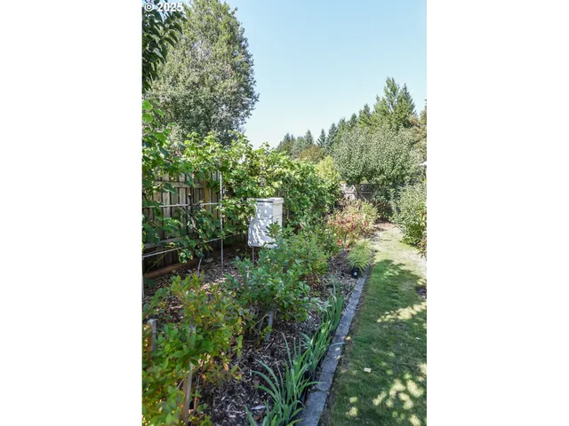 $899,900 | 6107 Northeast Erin Way, Vancouver, WA 98686