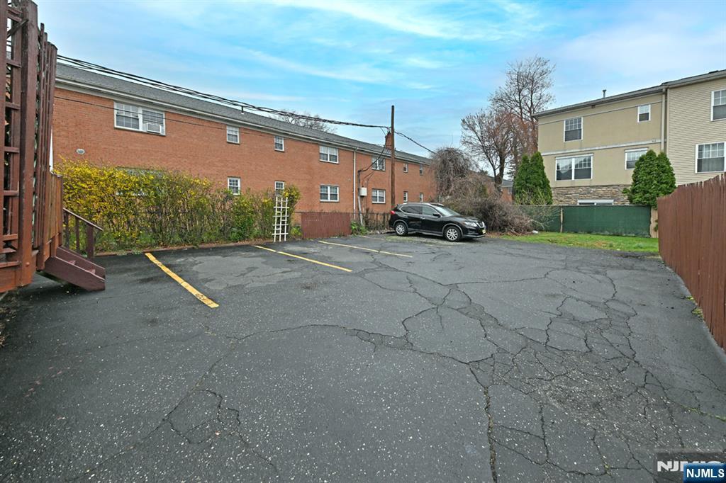 236 Rochelle Avenue Rochelle Park, NJ 07662 - Photo 25 of 26