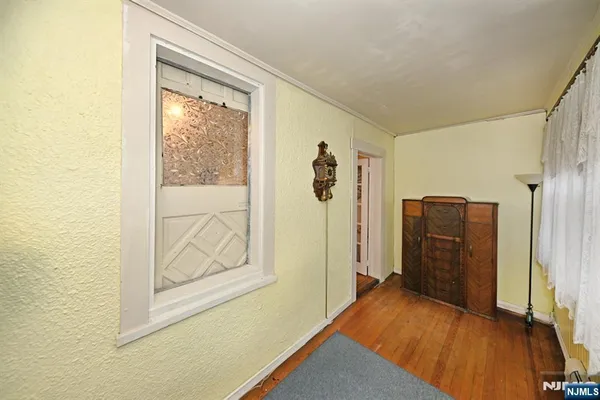 $749,000 | 236 Rochelle Avenue, Rochelle Park, NJ 07662