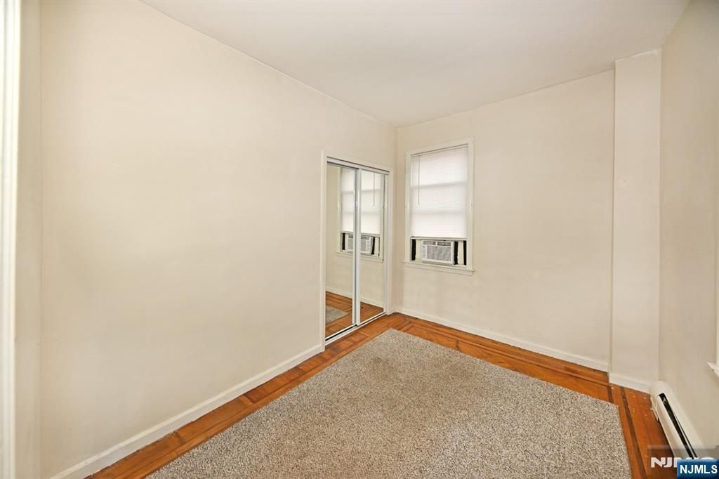 236 Rochelle Avenue Rochelle Park, NJ 07662 - Photo 9 of 26