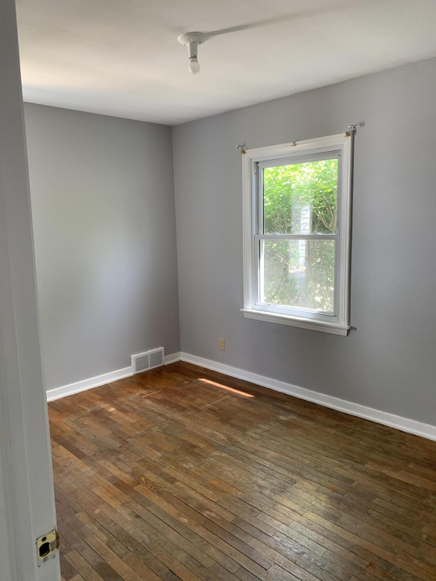 733 East Cavanaugh Road Lansing, MI 48910 - Photo 10 of 16 IMG-1669