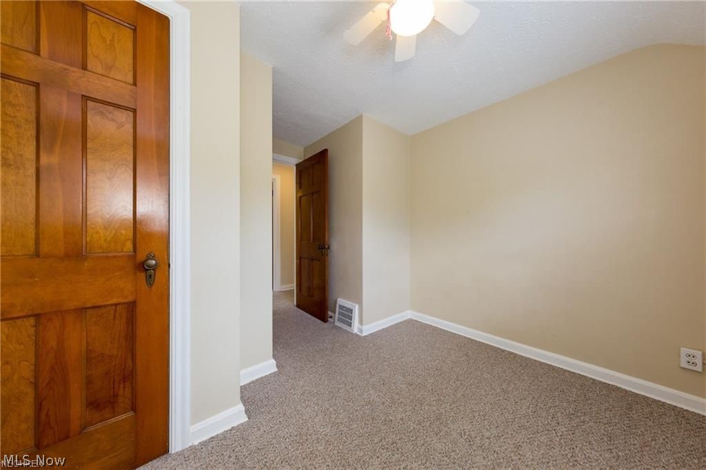 945 Rushleigh Road Cleveland Heights, OH 44121 - Photo 5 of 29