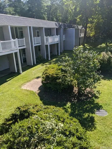 $2,300 | 10 Wild Oaks Road, Unit 124, Goldens Bridge, NY 10526
