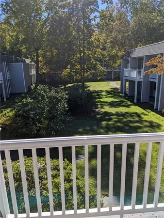 $2,300 | 10 Wild Oaks Road, Unit 124, Goldens Bridge, NY 10526