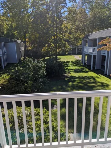 $2,300 | 10 Wild Oaks Road, Unit 124, Goldens Bridge, NY 10526