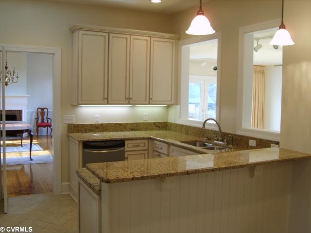 6407 Three Chopt Road Richmond, VA 23226 - Photo 6 of 11 Den/Family/Great Room