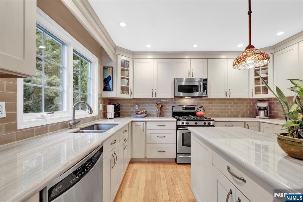 98 Maple Street Rutherford, NJ 07070 - Photo 18 of 50