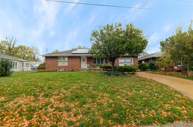 $128,400 | 2811 Francis Drive, Godfrey, IL 62035