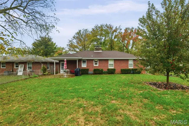$128,400 | 2811 Francis Drive, Godfrey, IL 62035