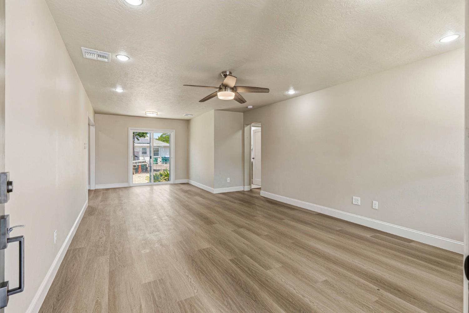 1625 Spring Street Stockton, CA 95206 - Photo 4 of 29