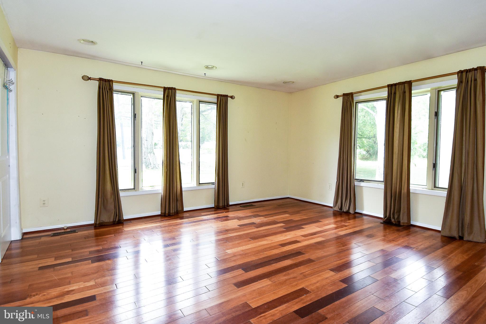 1704 Turkey Point Road Baltimore, MD 21221 - Photo 14 of 35